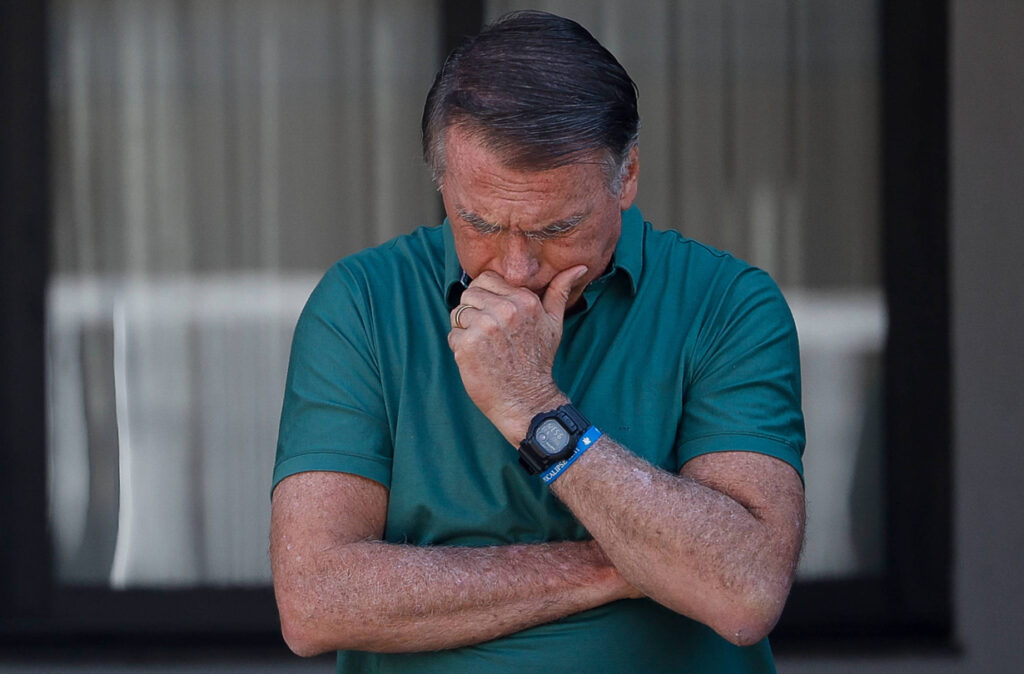 STF condena Bolsonaro a 27 anos e 3 meses de prisão por trama golpista, decisão inédita na história do país