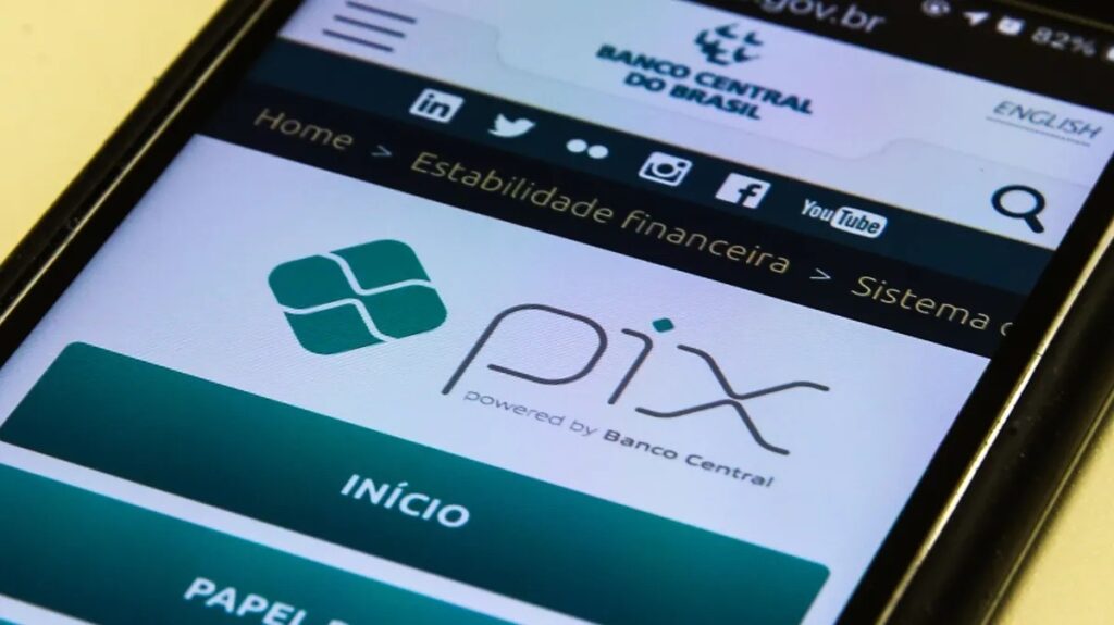 Banco Central cria teto de R$ 15 mil para Pix como forma de combater crime organizado; entenda