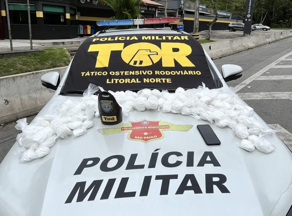 TOR apreende mais de 4kg de cocaína em carro de aplicativo na Rodovia dos Tamoios