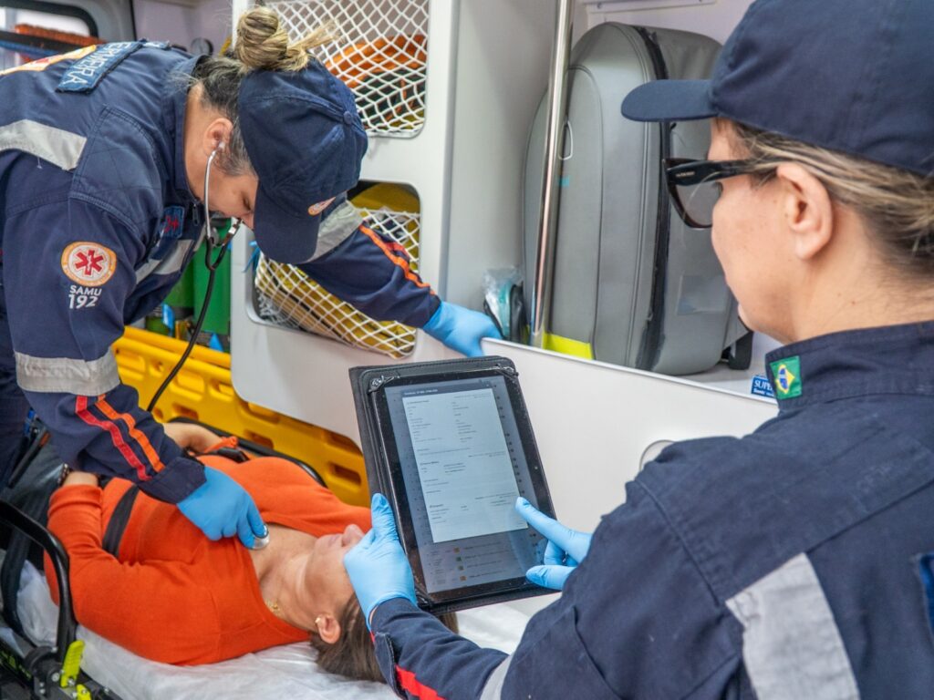 SAMU de São Sebastião digitaliza chamados com entrega de tablets e amplia geolocalização das ambulâncias