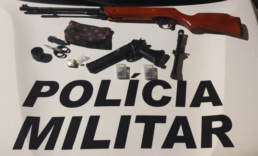 Homem de 27 anos é preso por violência doméstica em Ilhabela; armas usadas em ameaça são apreendidas