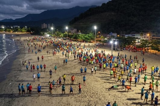 Caraguatatuba terá corrida e caminhada gratuitas de 5 km na orla nesta quinta-feira (29)