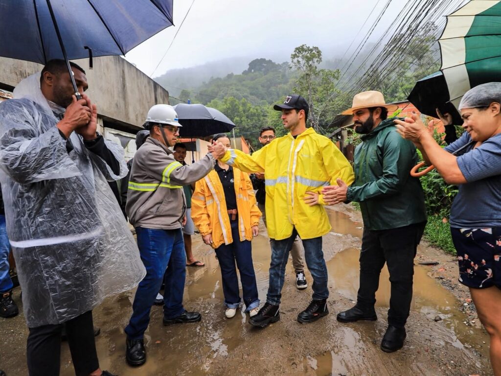 Prefeito Reinaldinho acompanha início das obras de energia na Barreirinha e atende antiga demanda dos moradores