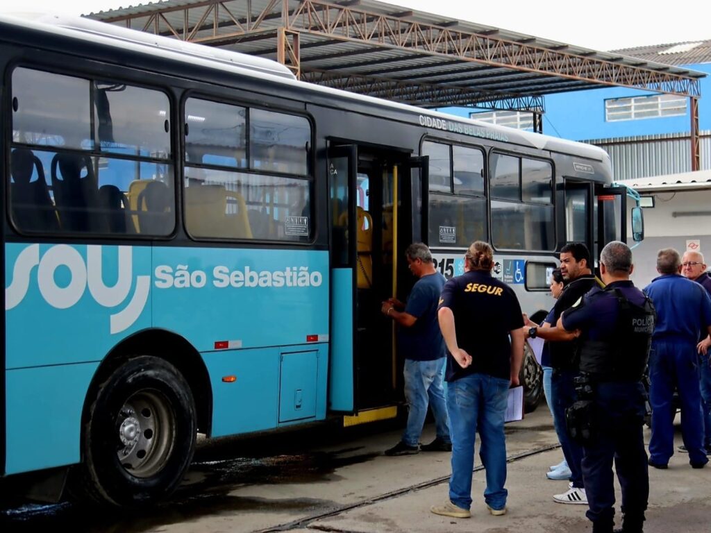 Prefeitura encontra irregularidades em ônibus da SOU e dá cinco dias para empresa fazer reparos em São Sebastião