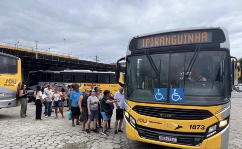 Ônibus voltam a circular em Ubatuba após pagamento dos motoristas