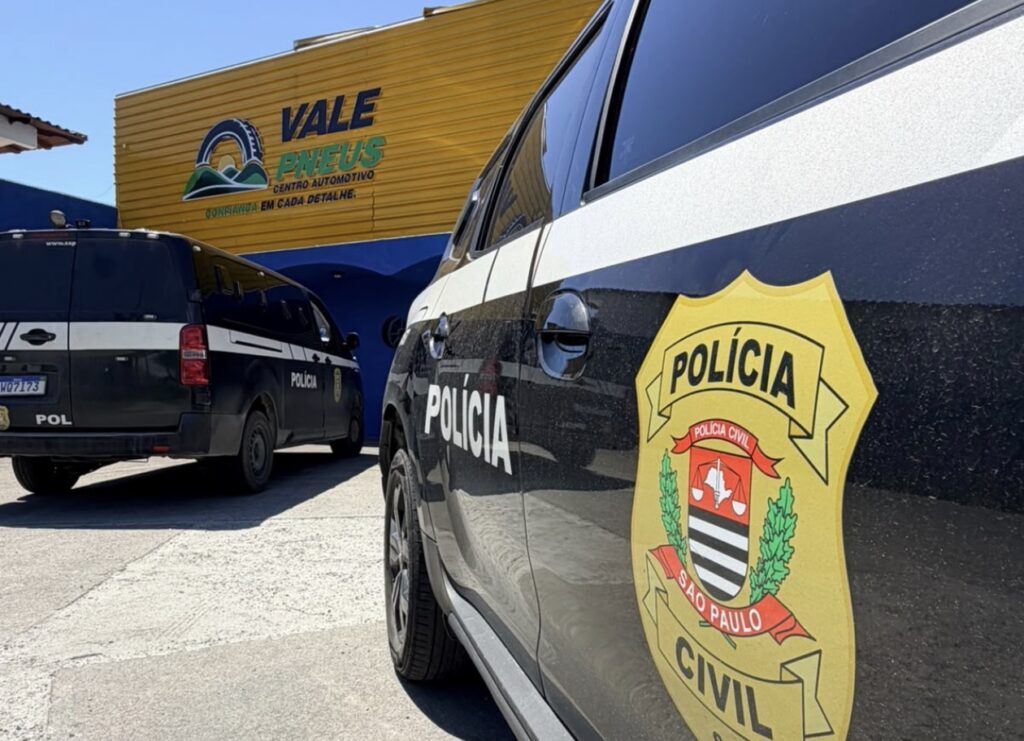 Polícia Civil faz buscas em loja de pneus de Caraguatatuba suspeita de cobrar R$ 22 mil por serviço de R$ 399