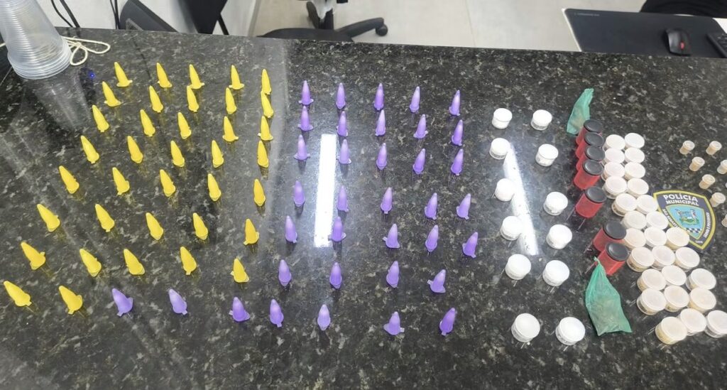 GCM São Sebá prende homem com drogas e descobre possível sistema de vigilância do tráfico em Boiçucanga