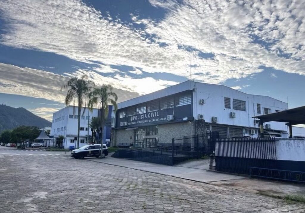 Marinheiro de 25 anos morre com traumatismo craniano e múltiplas fraturas em Caraguatatuba; Polícia Civil investiga homicídio