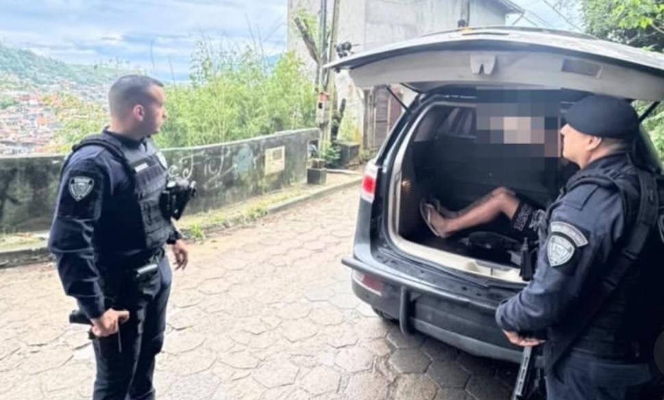 Operação conjunta: dois homens são presos suspeitos de roubar posto de combustíveis no Centro de São Sebastião