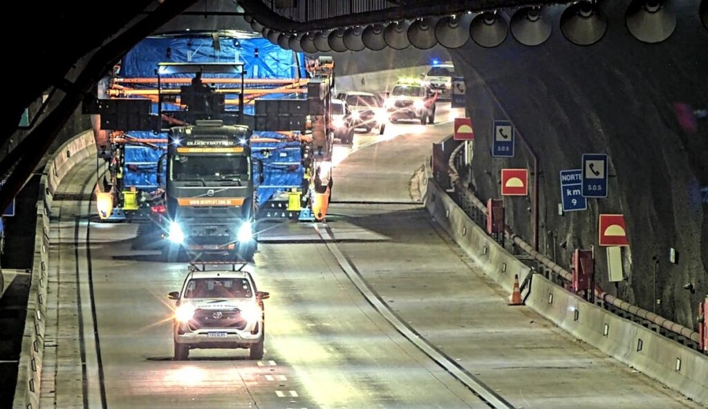 Tamoios tem operação especial para carga de 90 metros até quinta-feira (8)